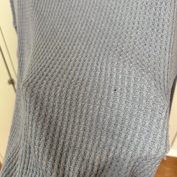 We the Free Free People Gray North Shore Long sleeve Thermal Top - sz M - Picture 7 of 12